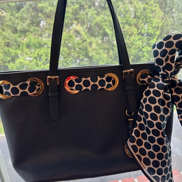 Michael Kors navy leather tote with polka dot scarf - Picture 5 of 9